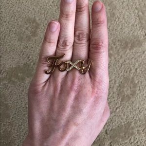 Wildfox Couture “Foxy” double finger ring gold